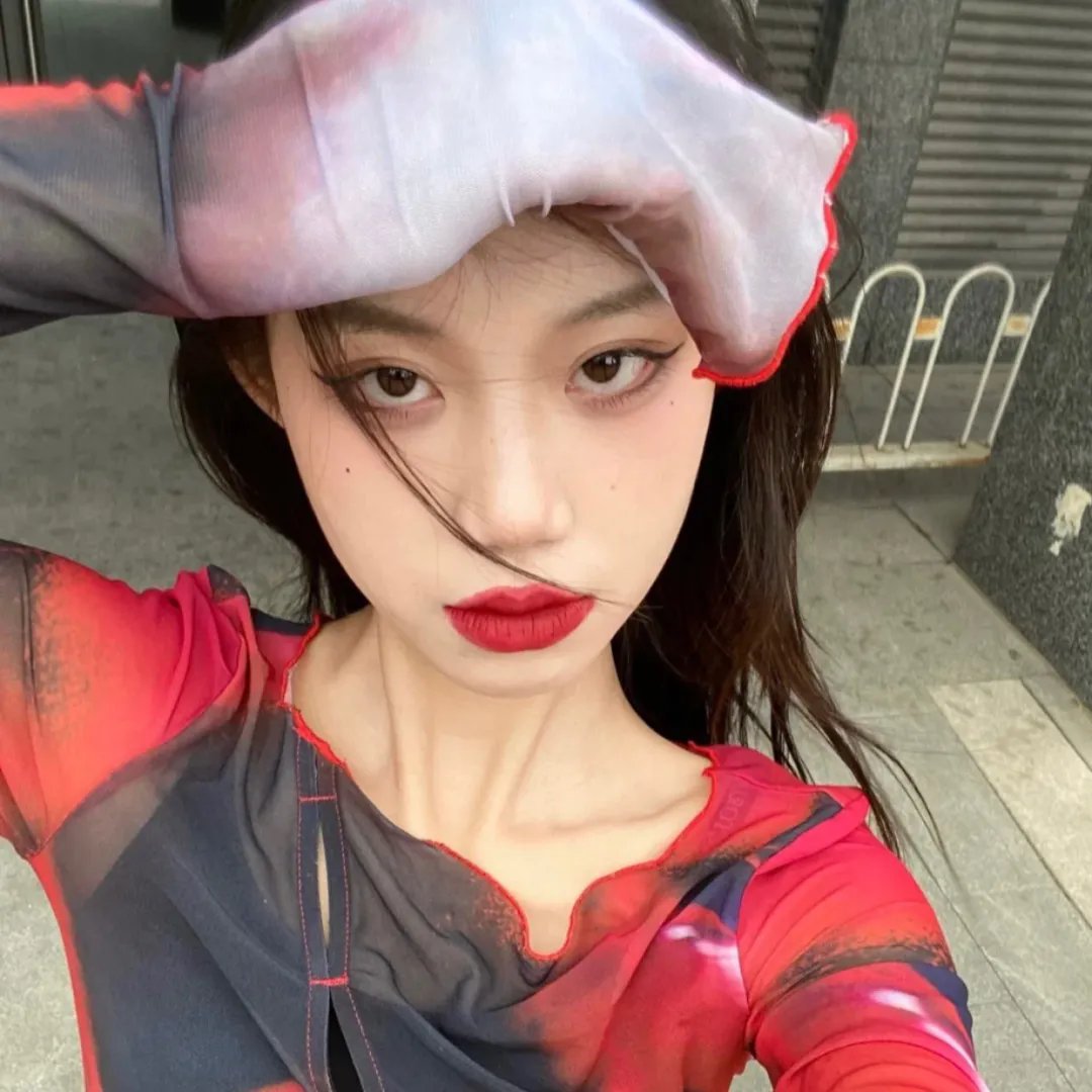 楼下的女人和楼上的男人